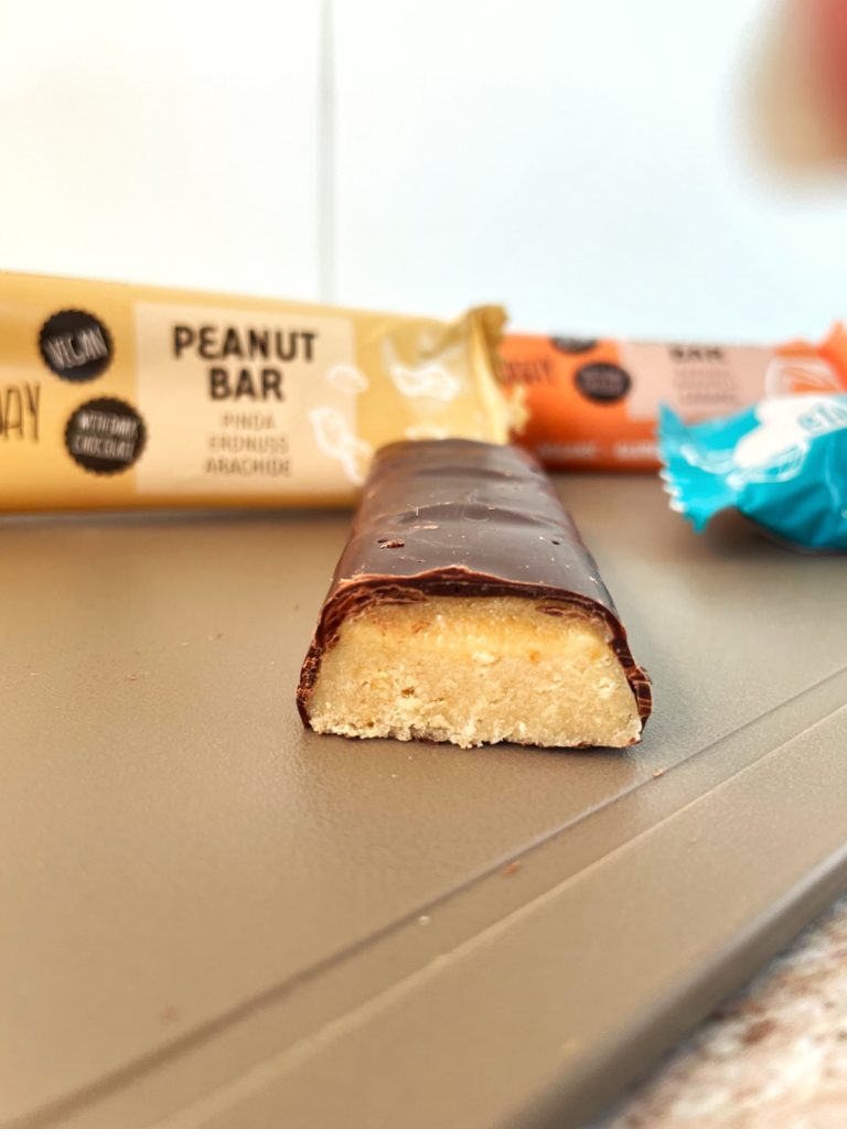Biotoday peanut, caramel en coconut bar. (glutenvrij) Bonusvegan